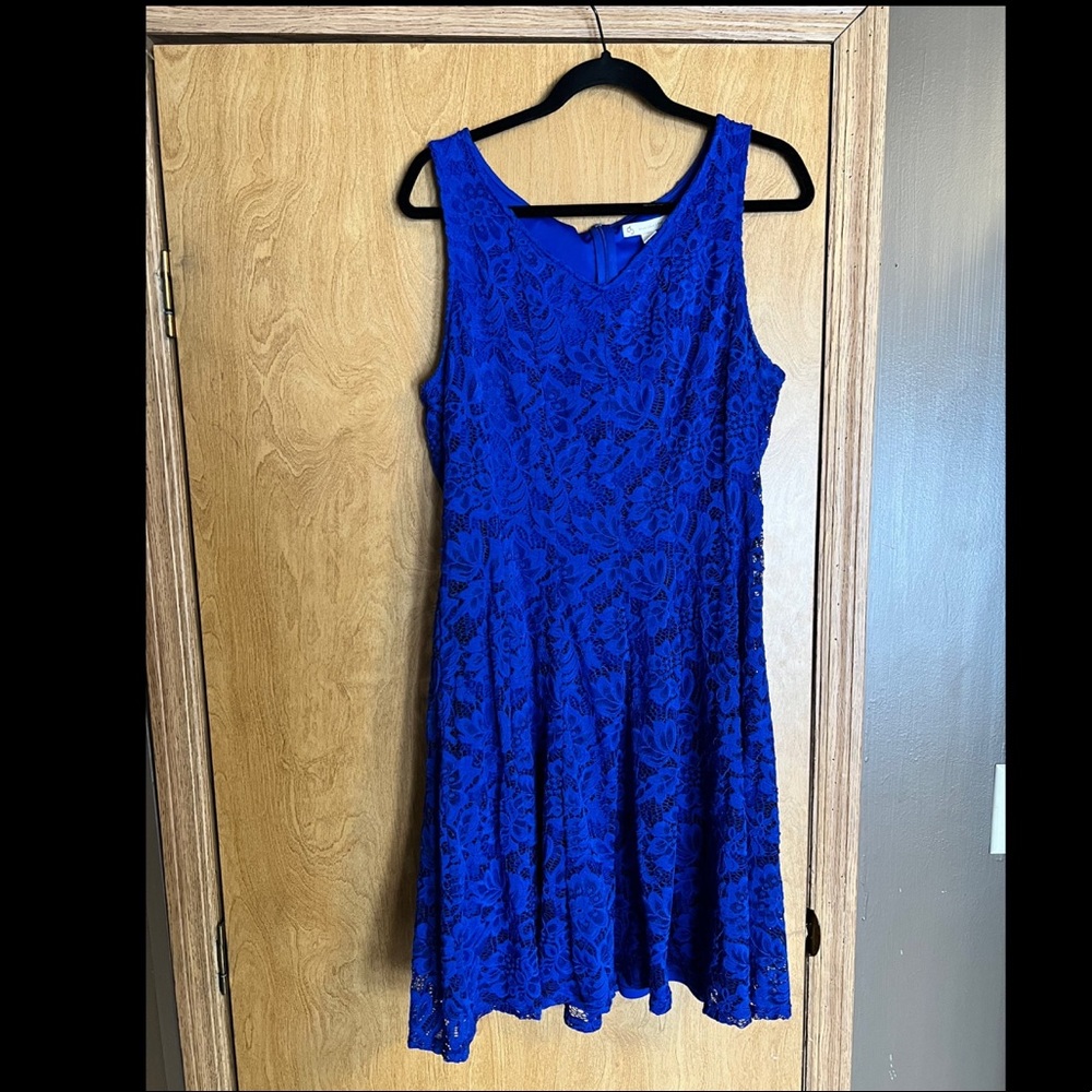 Size 16 lace dress